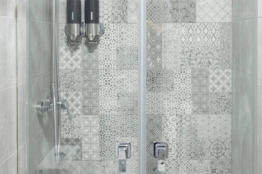 Magnifico Apartamento En Los Remedios Севиля Екстериор снимка